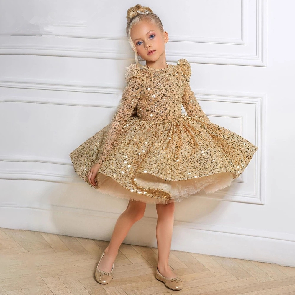 فستان الأميرة من التول الذهبي  - مراجعة Glitter Tablecloth وسعره